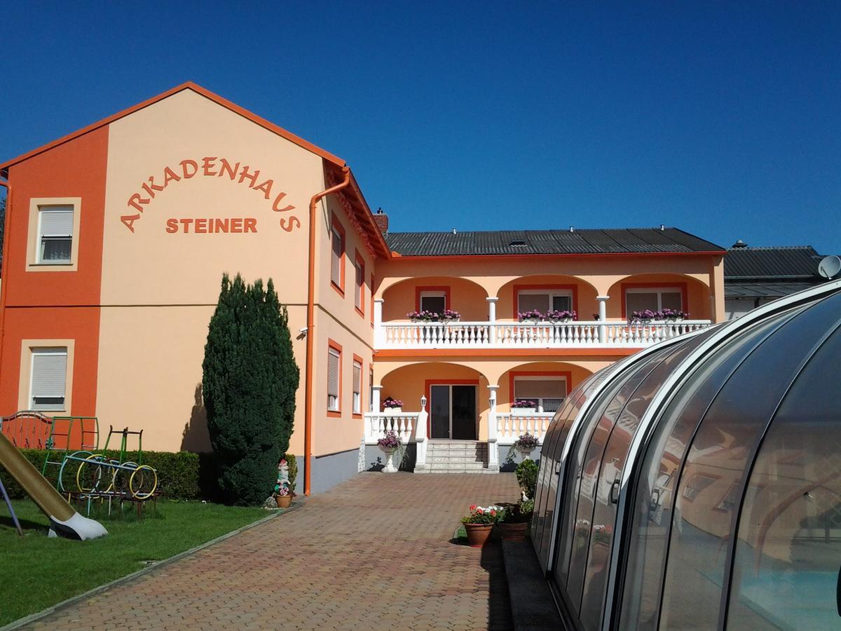 Arkadenhaus Steiner Bed & Breakfast Подерсдорф ам Зее Екстериор снимка